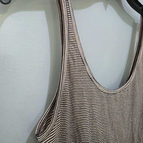 Lululemon Striped Tank + Lululemon Grey Racerback Tank Bundle – Stretchy - Picture 4 of 13